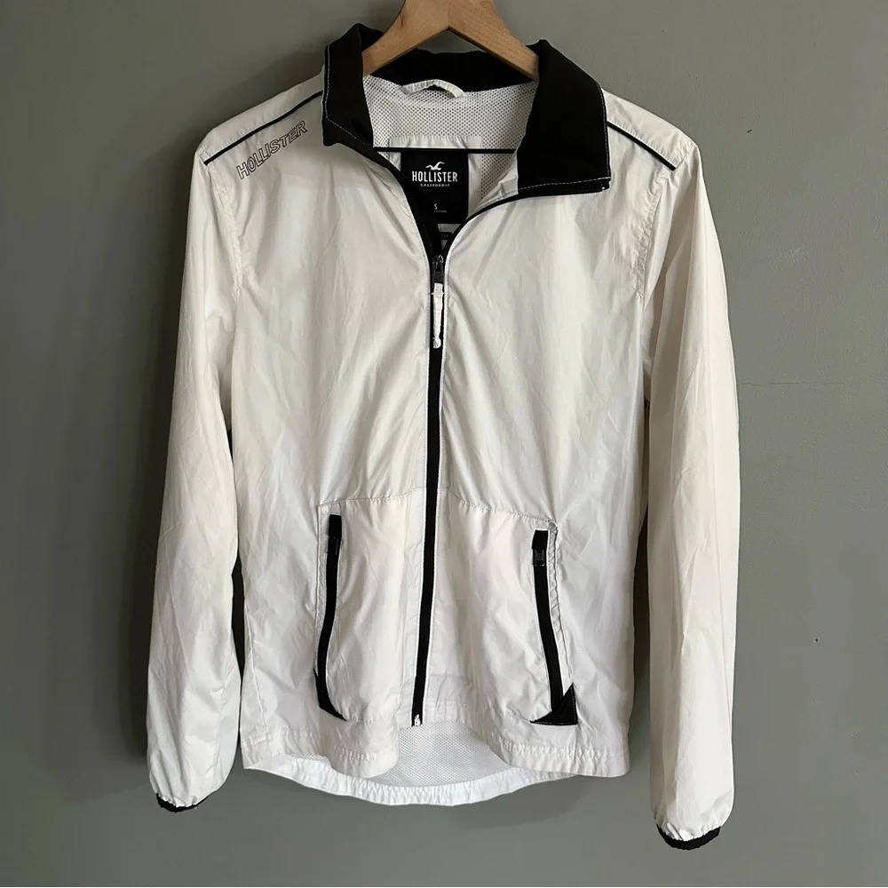 Hollister‎ White windbreaker zip up. Small